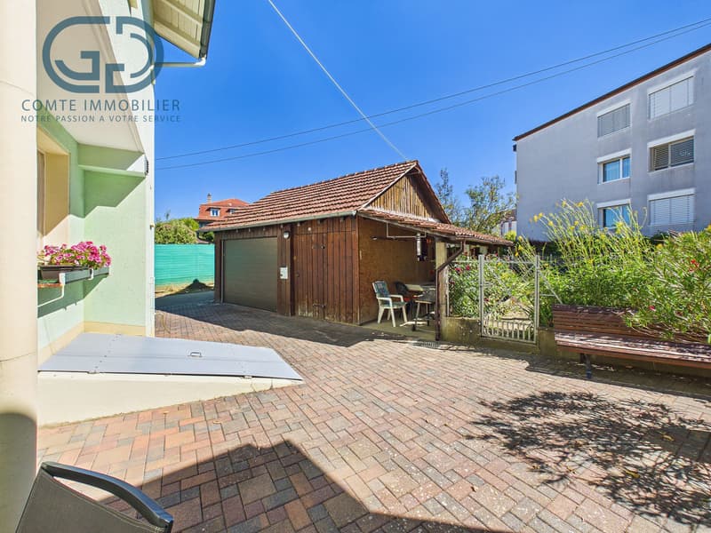 Vue jardin et garage