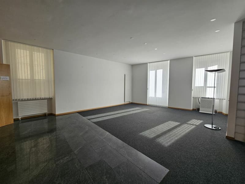 Bureau en centre-ville de 210 m² (2)