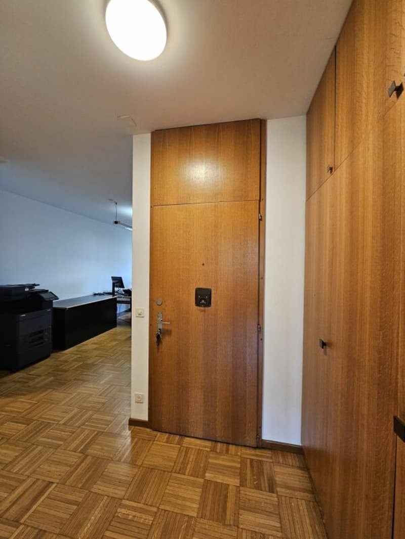 Bureau de 137 m² dans un quartier stratégique (2)