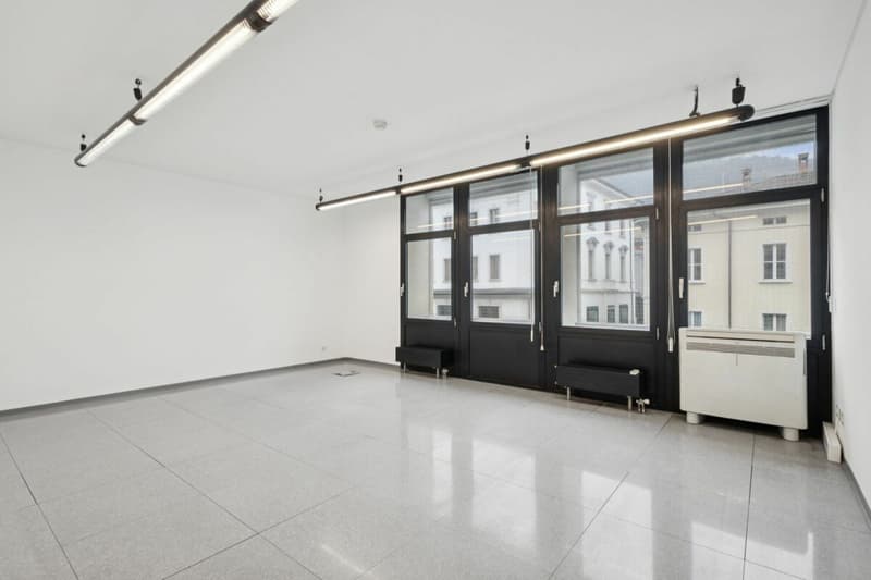 Ufficio in centro a Chiasso vis-a-vis la stazione FFS (4)