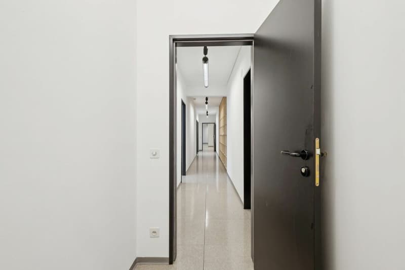 Ufficio in centro a Chiasso vis-a-vis la stazione FFS (2)