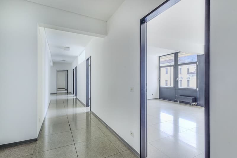 Büro im Zentrum von Chiasso gegenüber dem Bahnhof FFS (2)