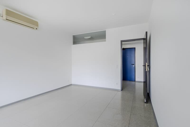 Büro im Zentrum von Chiasso gegenüber dem Bahnhof FFS (7)