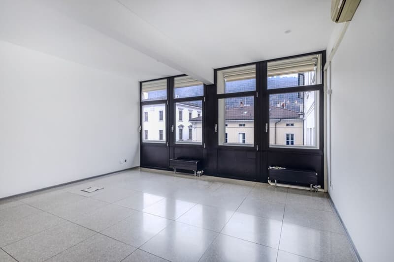 Büro im Zentrum von Chiasso gegenüber dem Bahnhof FFS (4)