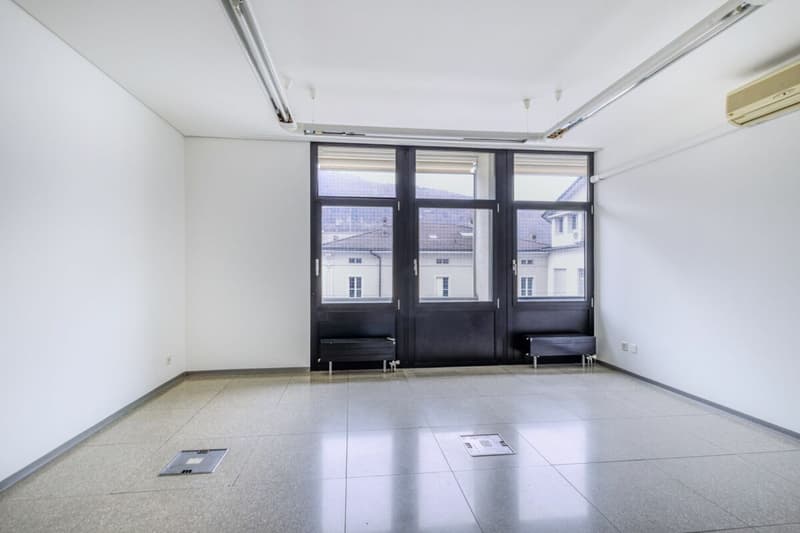 Büro im Zentrum von Chiasso gegenüber dem Bahnhof FFS (6)