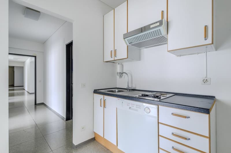 Büro im Zentrum von Chiasso gegenüber dem Bahnhof FFS (5)