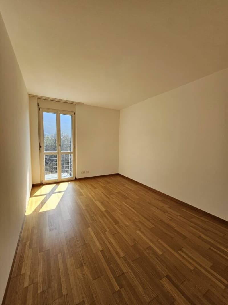 Casa a schiera con giardino e vista aperta (8)