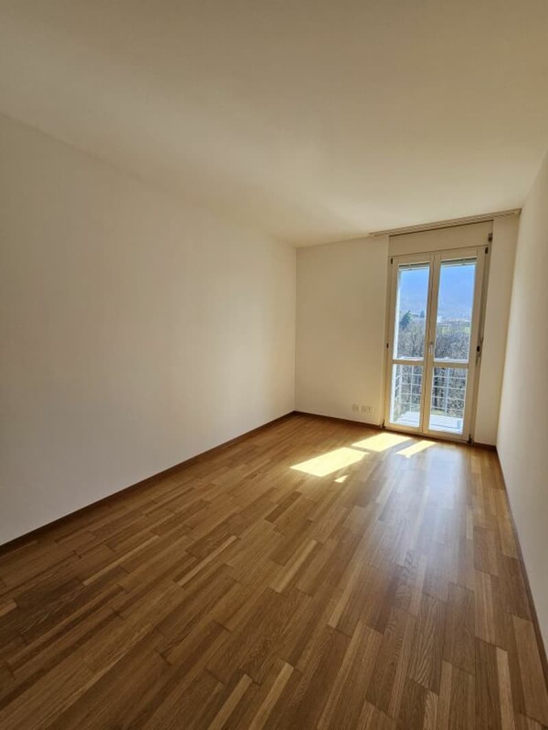 Casa a schiera con giardino e vista aperta (9)