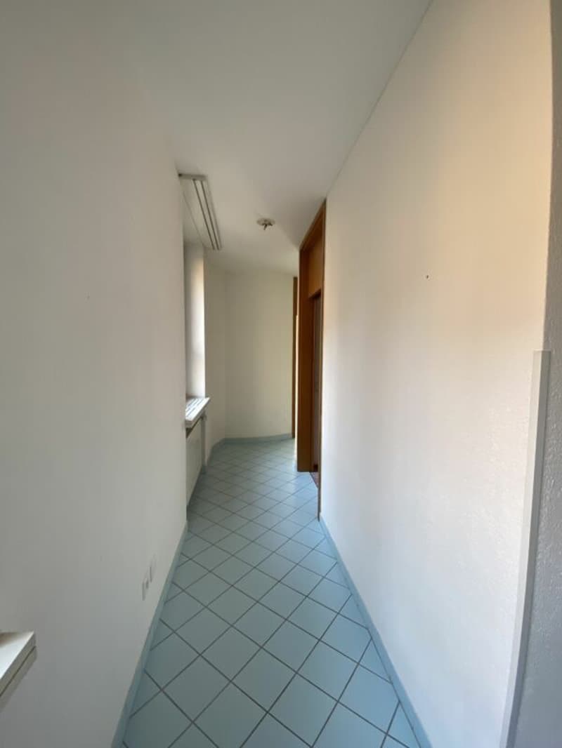 Espace commercial sur la Piazza Collegiata (4)