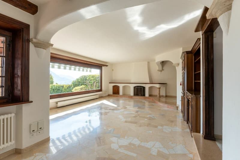 Villa élégante de style méditerranéen avec vue imprenable sur le golfe de Lugano (5)