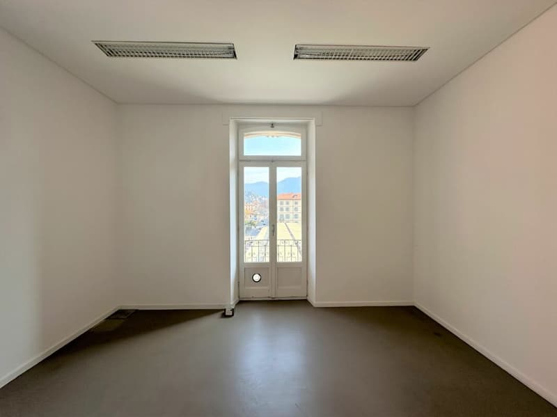 Bureau de 232 m² dans le centre de Lugano (3)