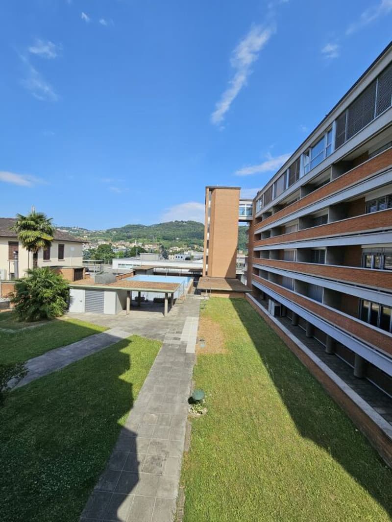 3.5 locali in zona strategica (8)