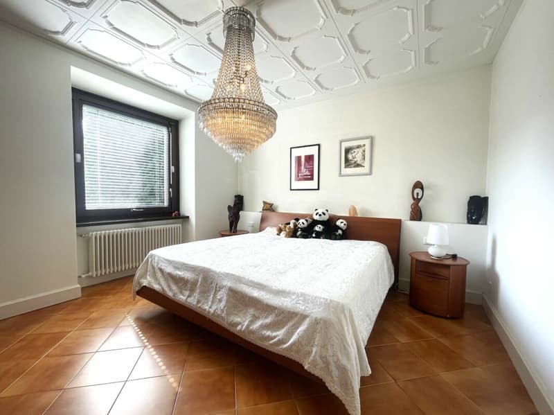 Renovierte Villa aus der Epoche mit bebaubarem Grundstück (12)