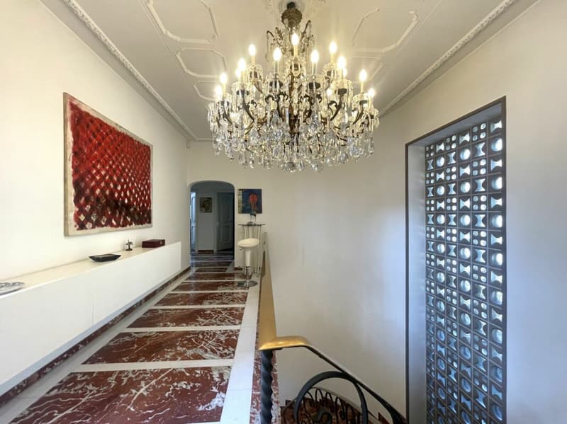 Renovierte Villa aus der Epoche mit bebaubarem Grundstück (10)