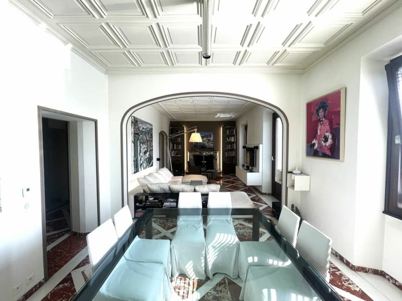 Renovierte Villa aus der Epoche mit bebaubarem Grundstück (8)