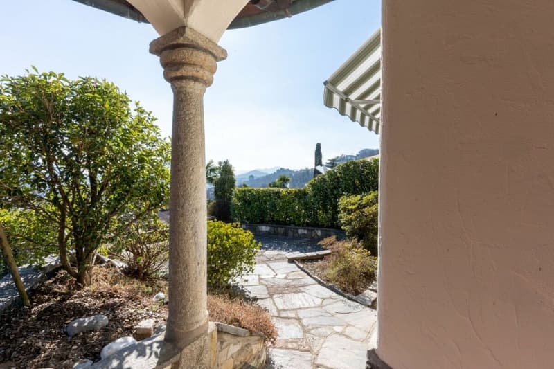 Elegant Mediterranean-Style Villa with Breathtaking Views of the Gulf of Lugano (13)
