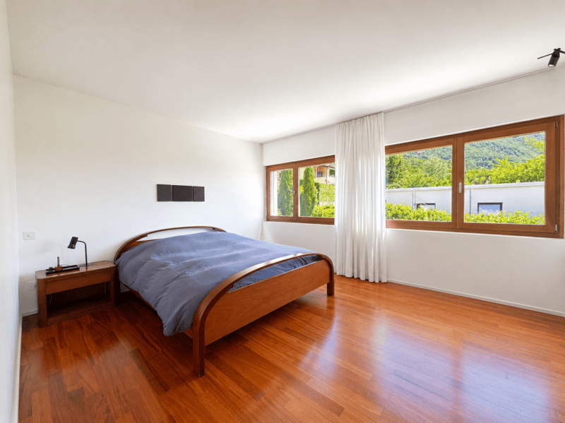 Splendide villa moderne immergée dans le vert (7)