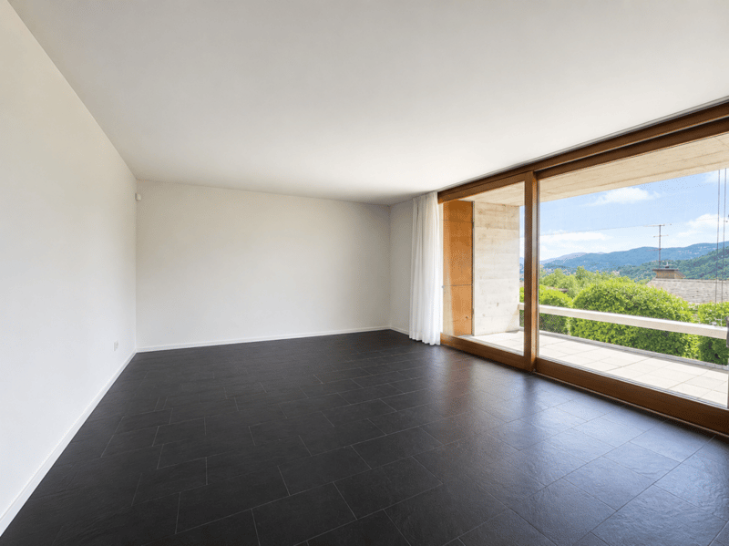 Splendide villa moderne immergée dans le vert (6)