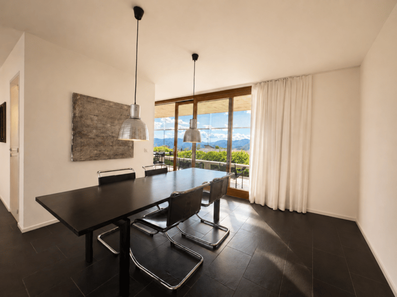Splendide villa moderne immergée dans le vert (4)