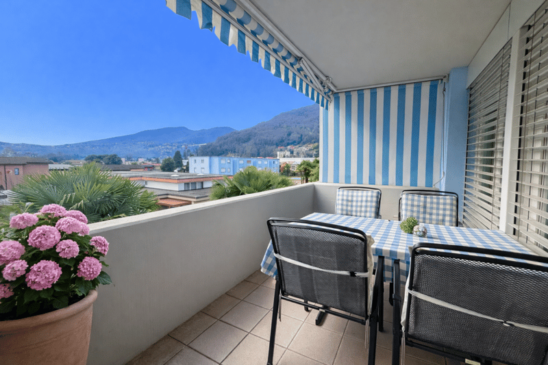 Attico di 4.5 locali con ampi spazi, terrazza e piscina (3)