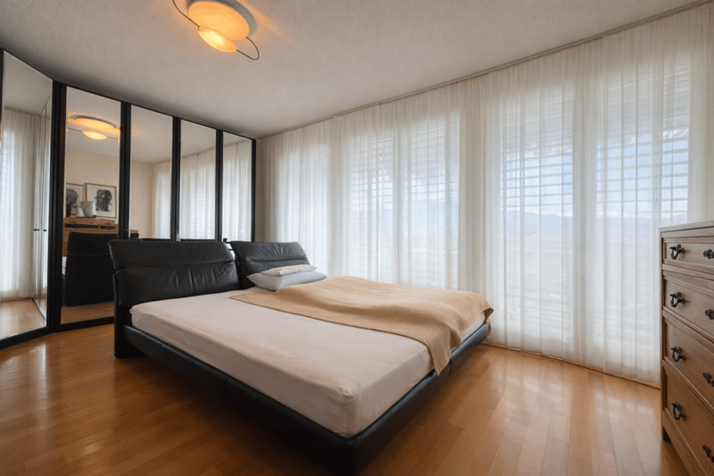 Attico di 4.5 locali con ampi spazi, terrazza e piscina (5)