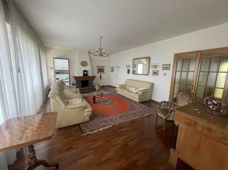 Villa with Pool in Panoramic Location (10)