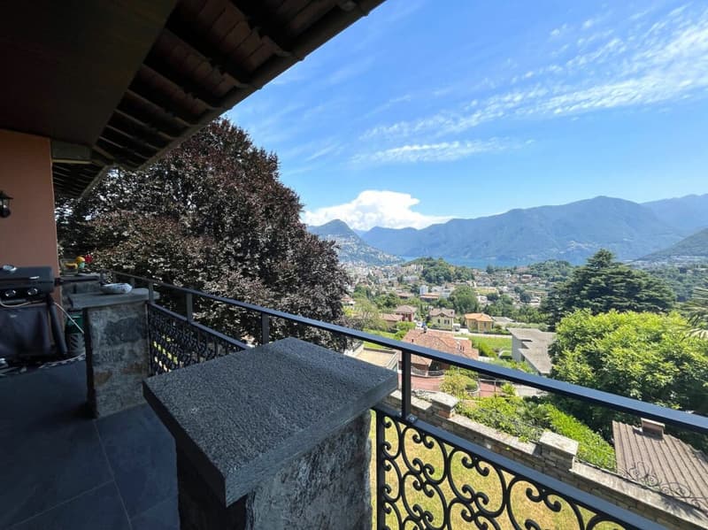 Villa with Pool in Panoramic Location (11)
