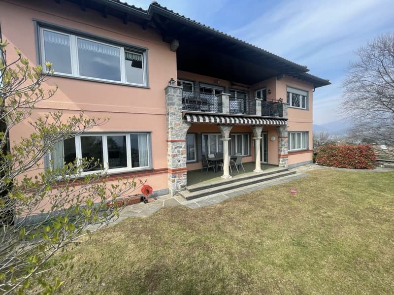 Villa with Pool in Panoramic Location (12)
