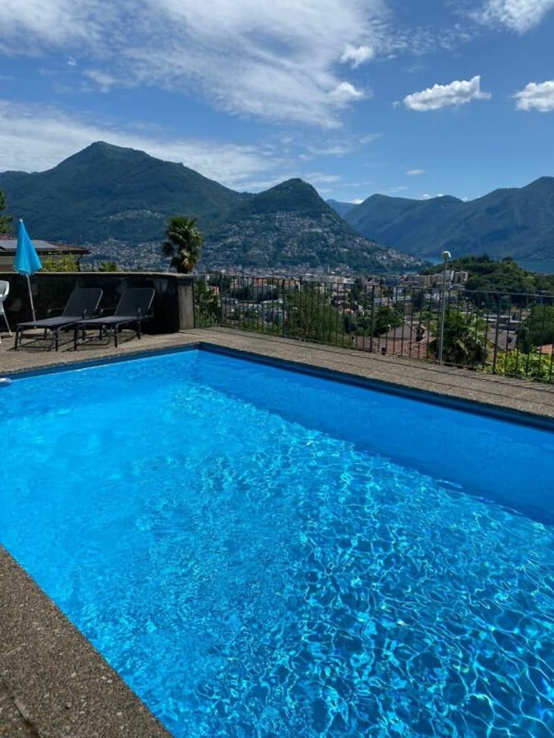 Villa with Pool in Panoramic Location (4)