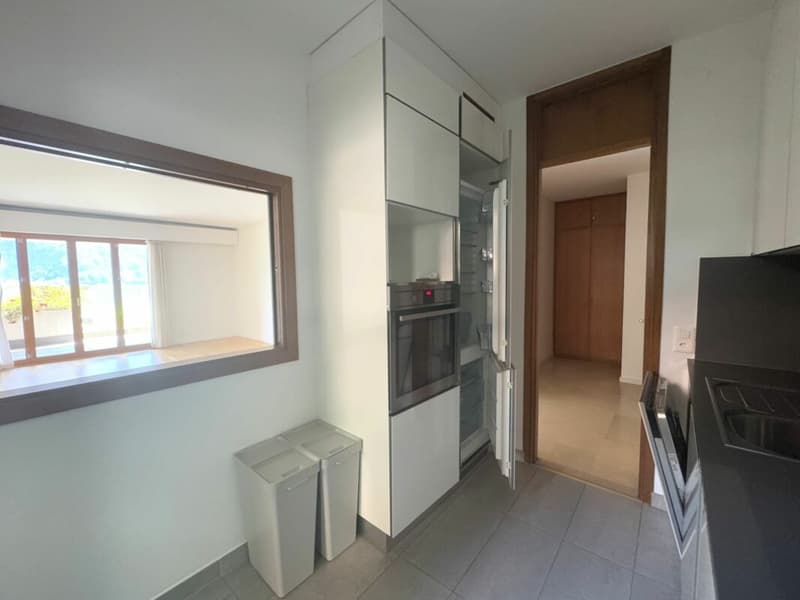 Bright apartment in a stunning lakeside location (5)
