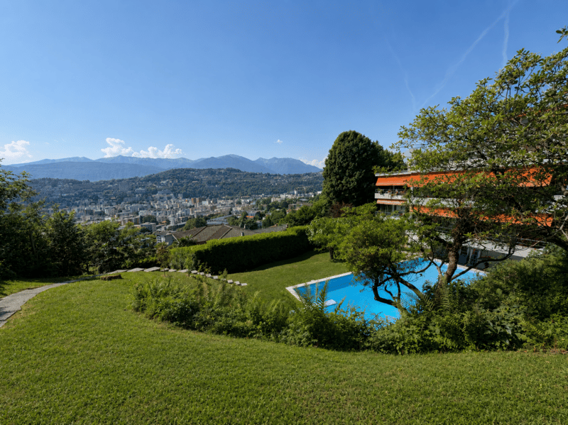Appartement rénové avec une belle vue (3)