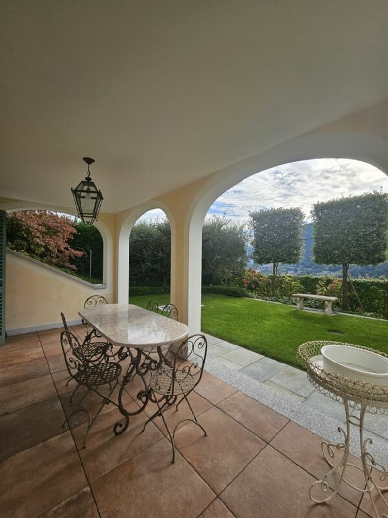 Raffiné monolocale avec terrasse et jardin (2)