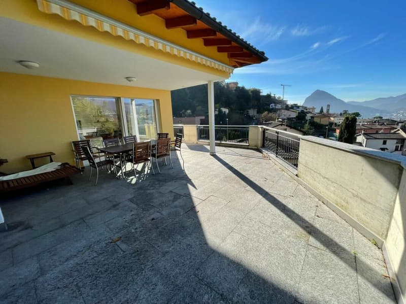 Interesting villa with garden and lake view (5)