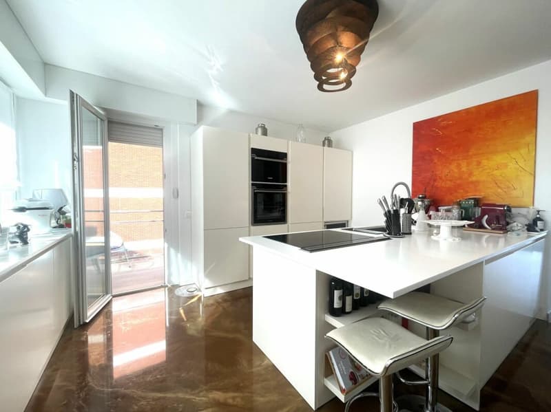 Spacious Apartment with Panoramic View and Pool (4)