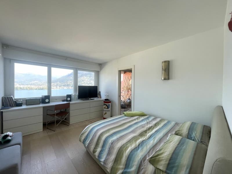 Spacious Apartment with Panoramic View and Pool (5)