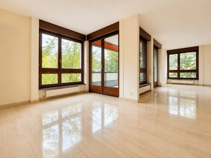 Grand appartement avec terrasse (1)