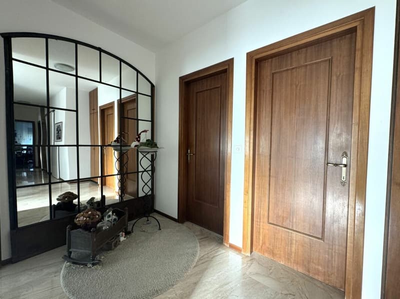 Schönes Einfamilienhaus mit Pool (3)