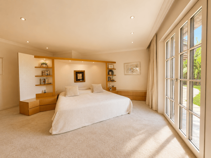 Exclusive detached villa with a spacious garden and swimming pool (7)