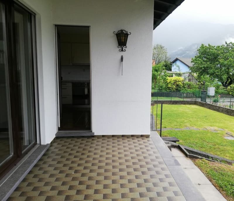 Graziosa casa unifamiliare ristrutturata con giardino privato (12)