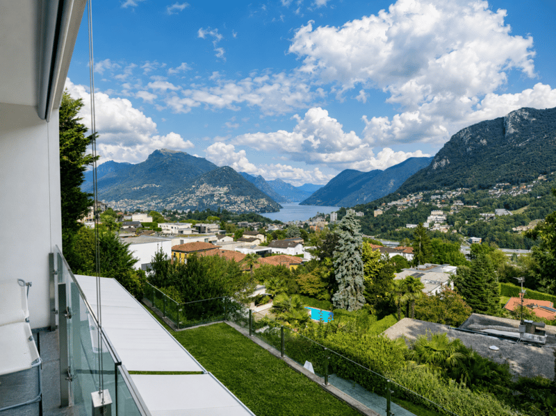 Elegante 3,5 locali con splendida vista sul Lago di Lugano (1)