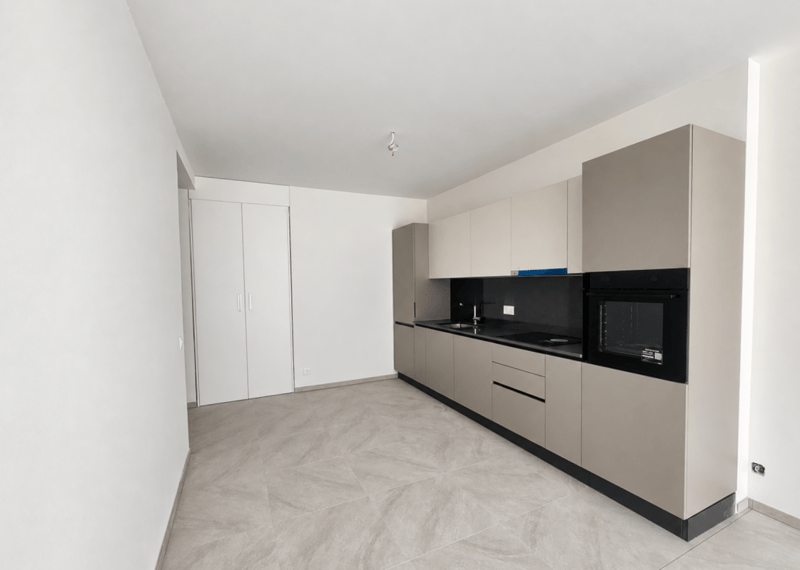3.5 locali ristrutturati in zona residenziale (1)