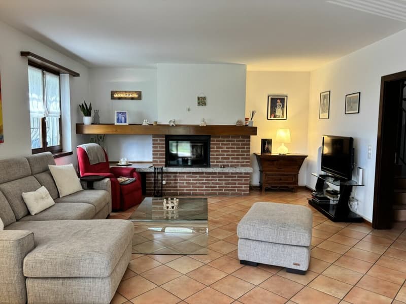 Casa indipendente con vista sul lago (7)