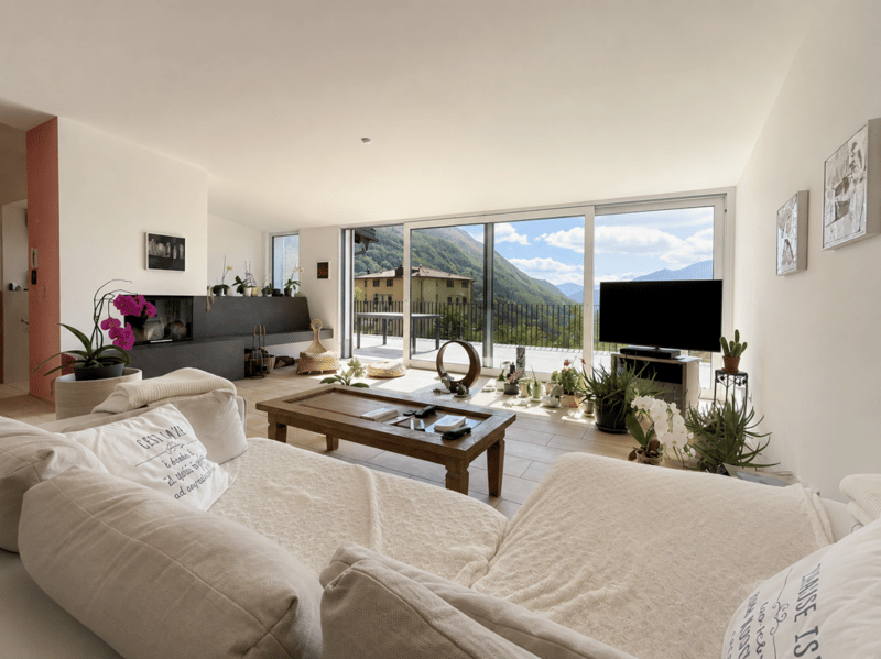 Villa unifamiliare con vista lago (2)