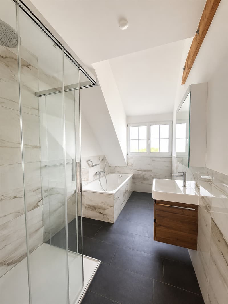 Ein Zuhause zum Verlieben: Traumhaft renovierte 4.5-Zimmerwohnung (6)