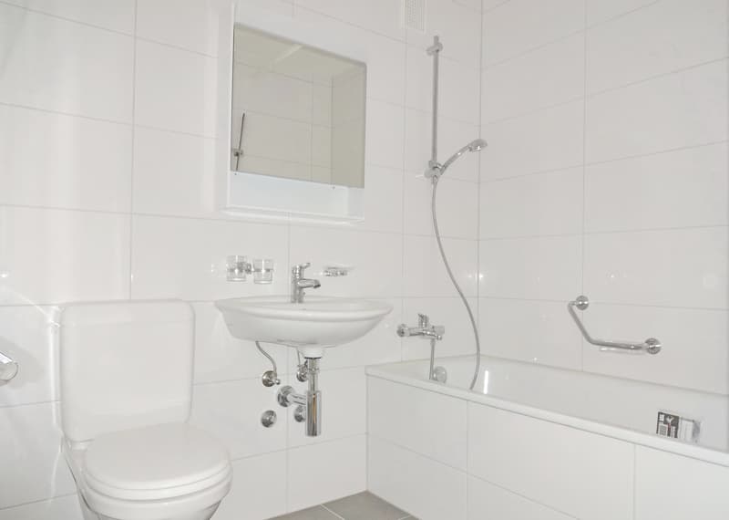 Bad mit Badewanne