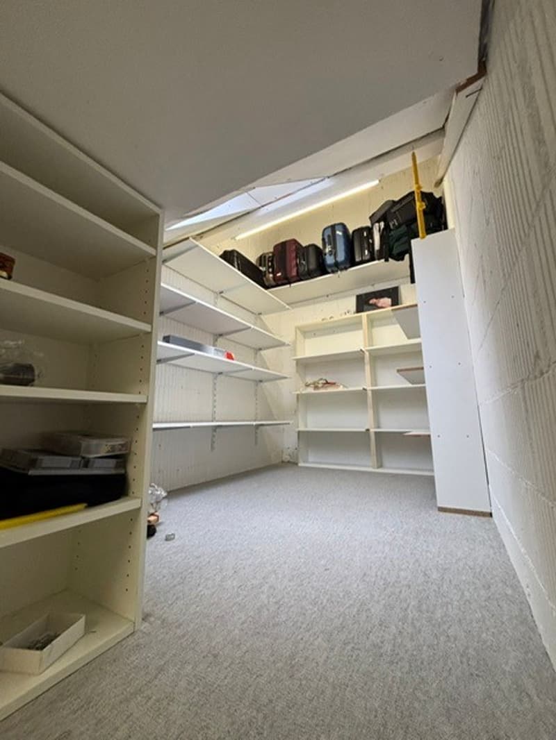 Grosszügige 4-.5 Zimmer-Dachwohnung zur Miete in Stäfa (15)