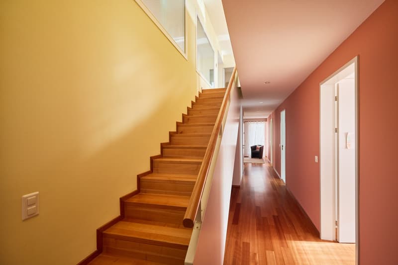 Exklusives 5.5-Zimmer-Terrassenhaus mit Wellnessbereich und traumhafter Weitsicht (7)