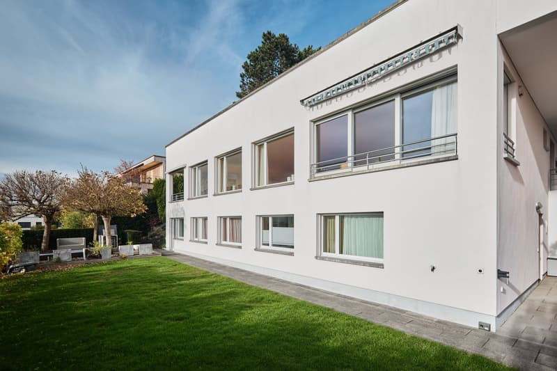 Exklusives 5.5-Zimmer-Terrassenhaus mit Wellnessbereich und traumhafter Weitsicht (1)