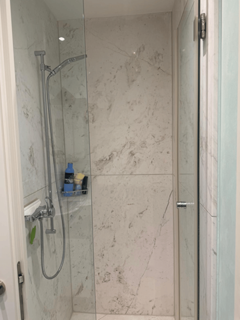 Grosszügige 4-.5 Zimmer-Dachwohnung zur Miete in Stäfa (8)