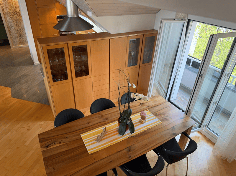 Grosszügige 4-.5 Zimmer-Dachwohnung zur Miete in Stäfa (4)